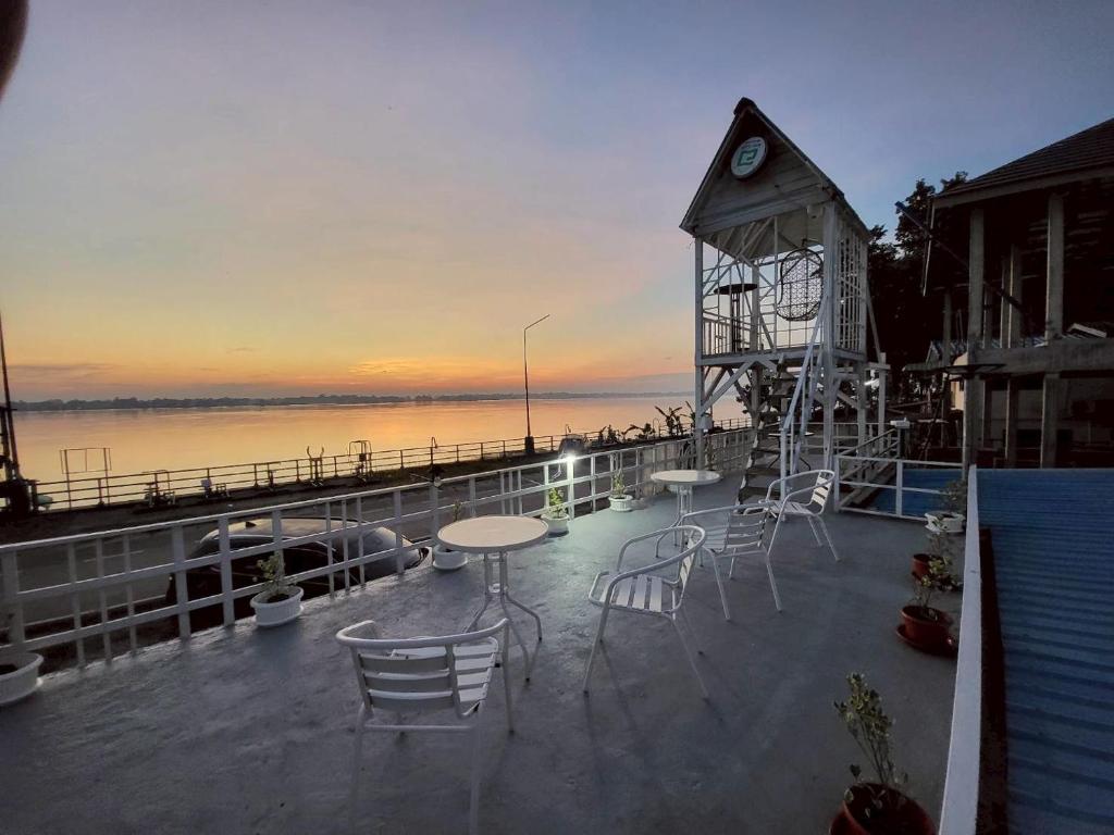 Aran hostel Spa&Cafe Riverside That Phanom - ห้องริมโขง1