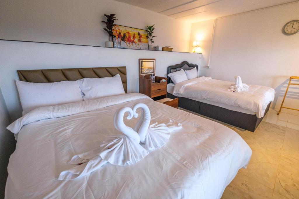 Maemon villa แม่มอญ วิลล่า - ห้องชั้นล่าง (Superior Family Room)