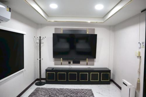 0220t12000o6v17hw827f_z_1280_720_r5